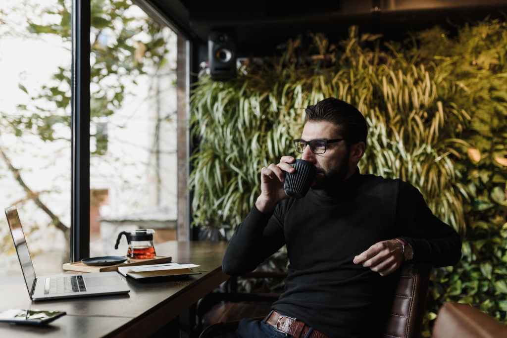 Reading in coffee&nbsp;shops